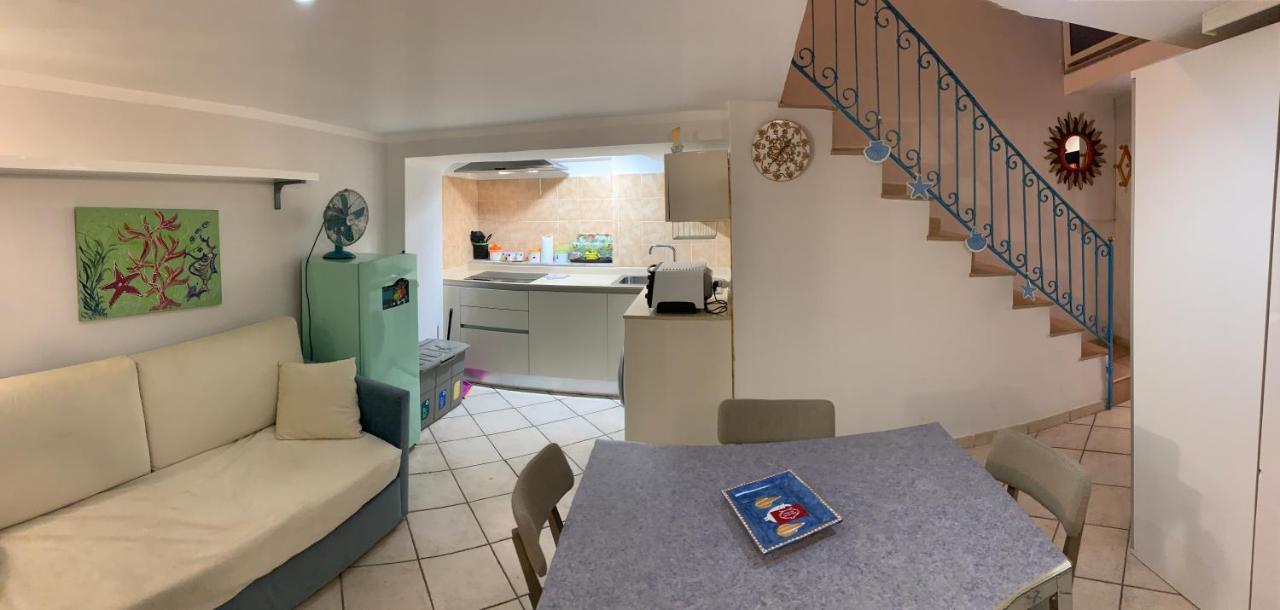 Casetta Blue House Gaeta Via Dell'Indipendenza Εξωτερικό φωτογραφία