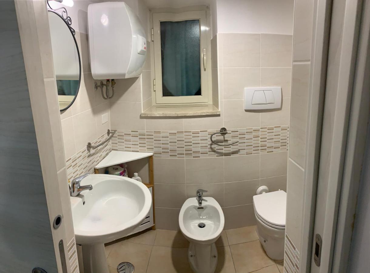 Casetta Blue House Gaeta Via Dell'Indipendenza Εξωτερικό φωτογραφία