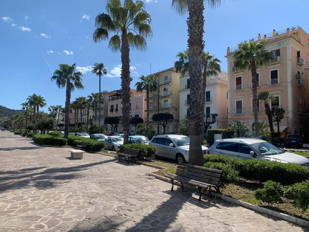 Casetta Blue House Gaeta Via Dell'Indipendenza Εξωτερικό φωτογραφία